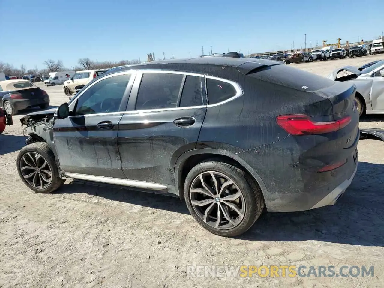 2 Photograph of a damaged car 5UX33DT03P9P53369 BMW X4 2023