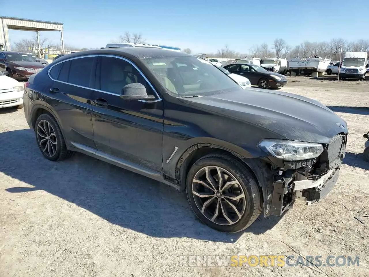 4 Photograph of a damaged car 5UX33DT03P9P53369 BMW X4 2023
