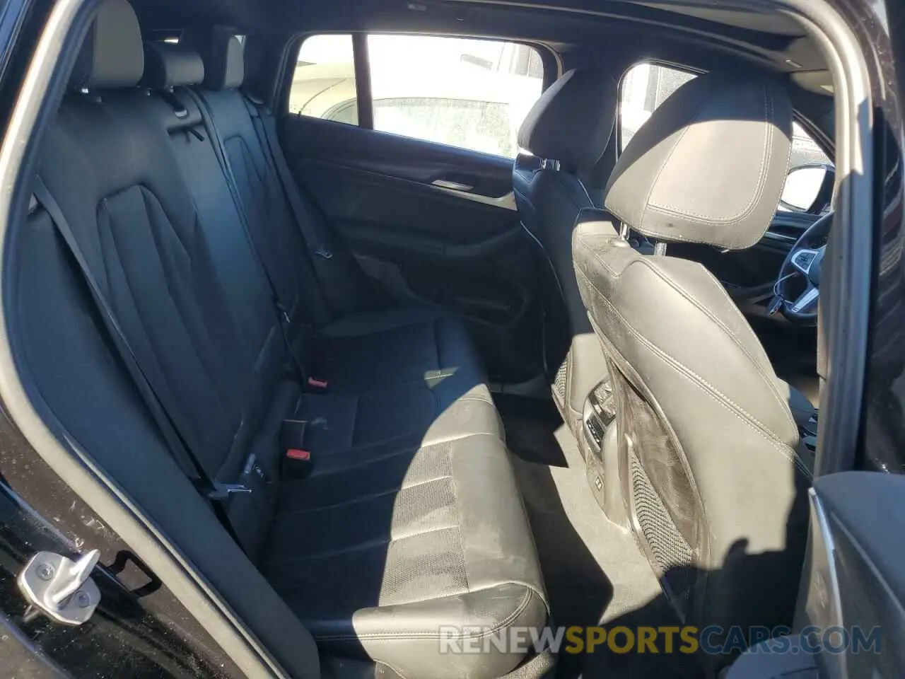 11 Photograph of a damaged car 5UX33DT09P9R98497 BMW X4 2023