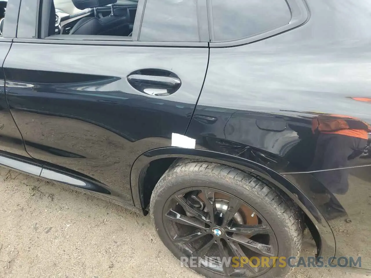 13 Photograph of a damaged car 5UX33DT09P9R98497 BMW X4 2023