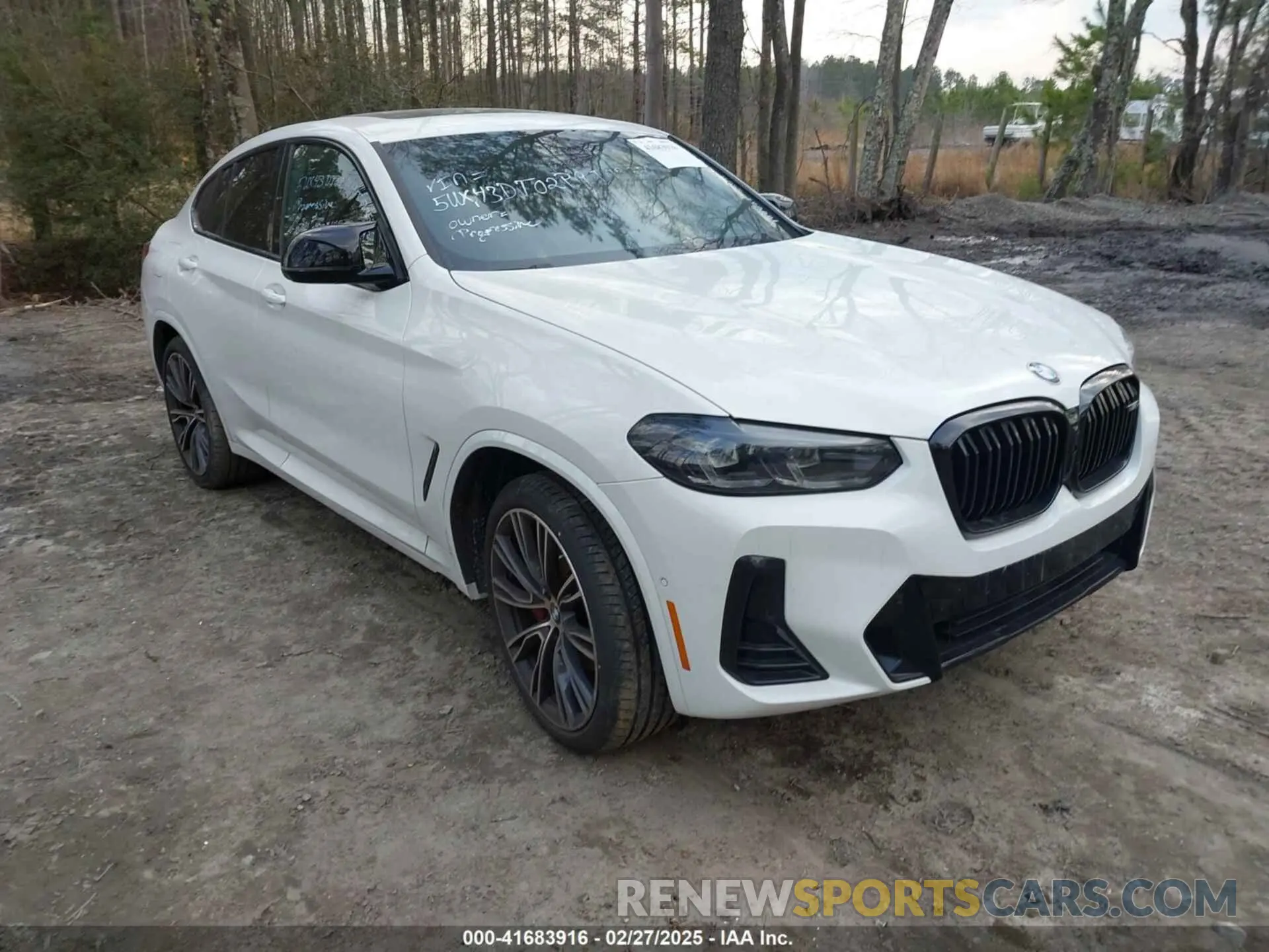 1 Photograph of a damaged car 5UX43DT02P9T17357 BMW X4 2023