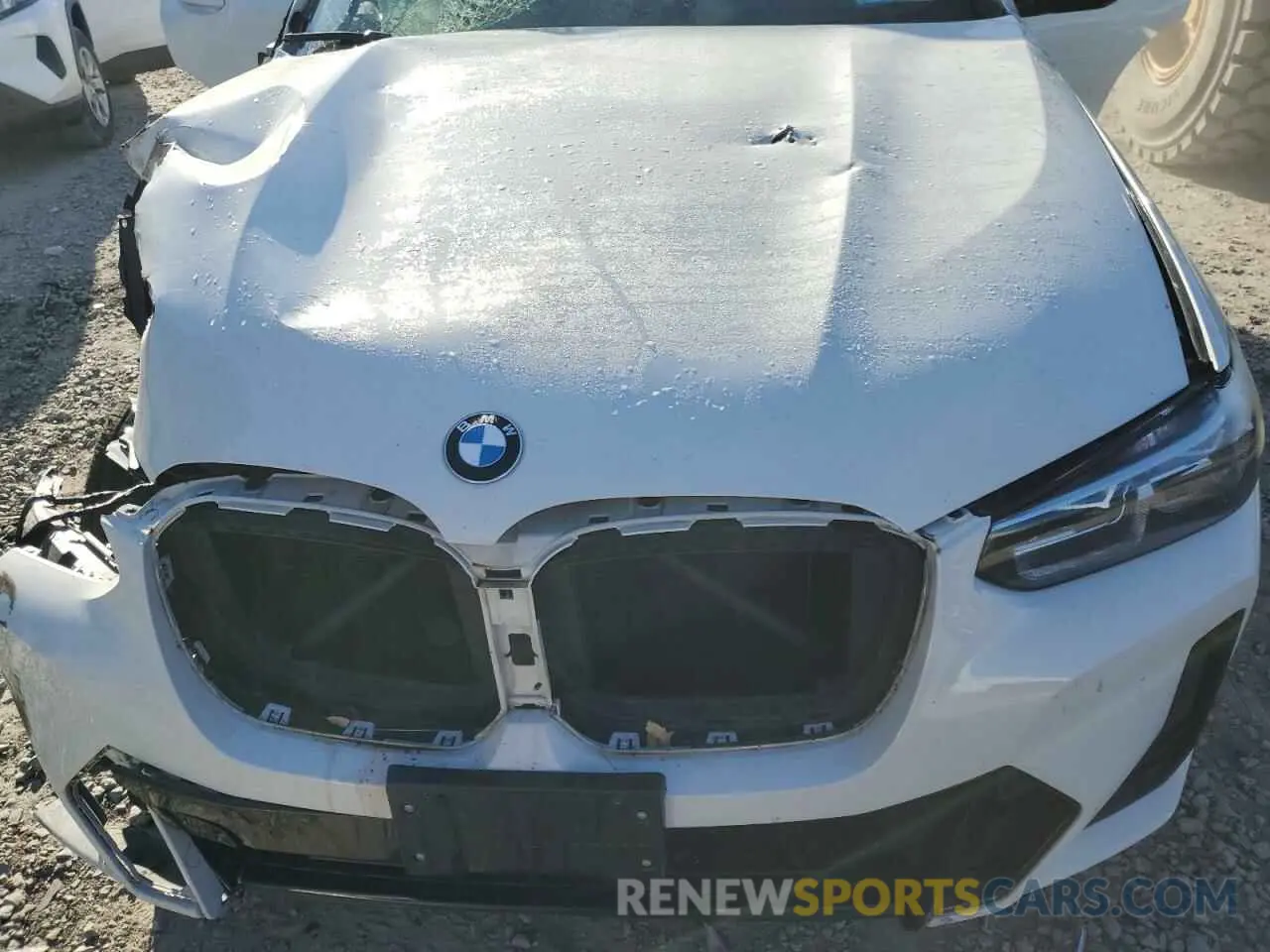 12 Photograph of a damaged car 5UX43DT05P9N61777 BMW X4 2023