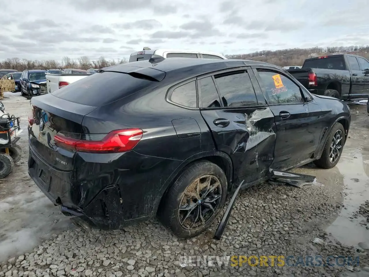 3 Photograph of a damaged car 5UX33DT02R9U91458 BMW X4 2024