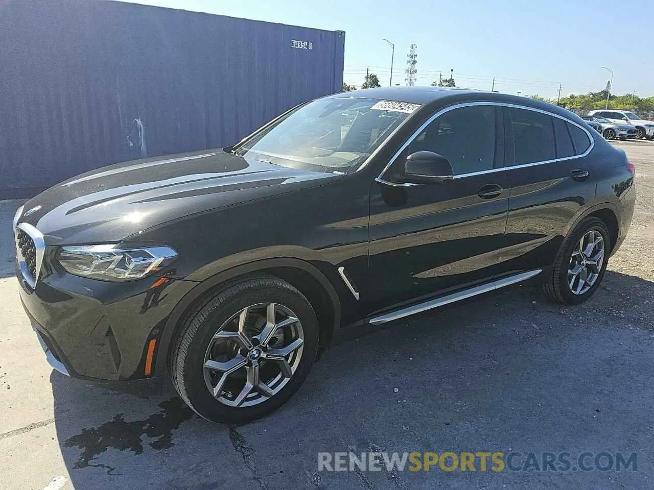 1 Photograph of a damaged car 5UX33DT06R9U88255 BMW X4 2024