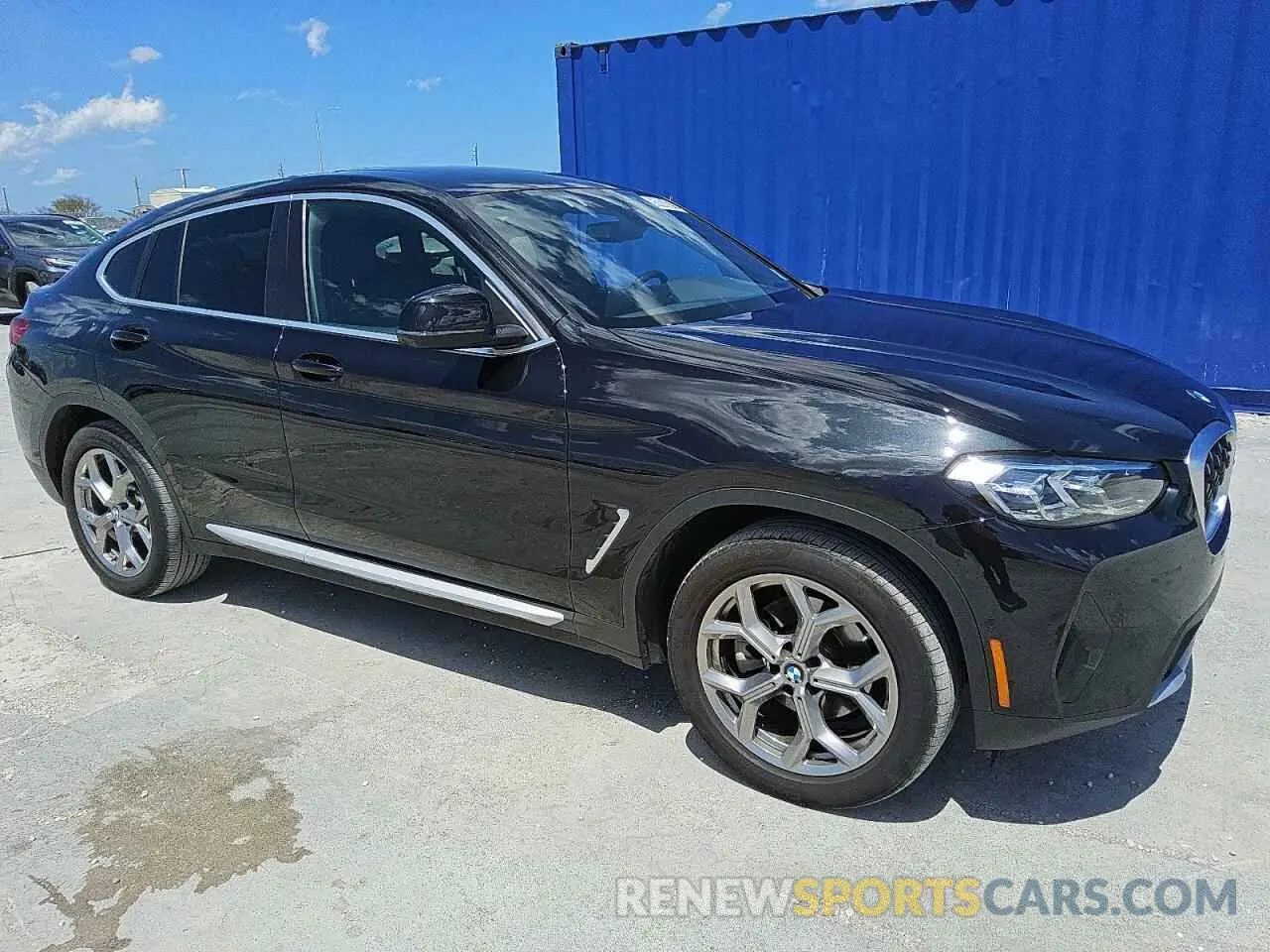 4 Photograph of a damaged car 5UX33DT06R9W70893 BMW X4 2024