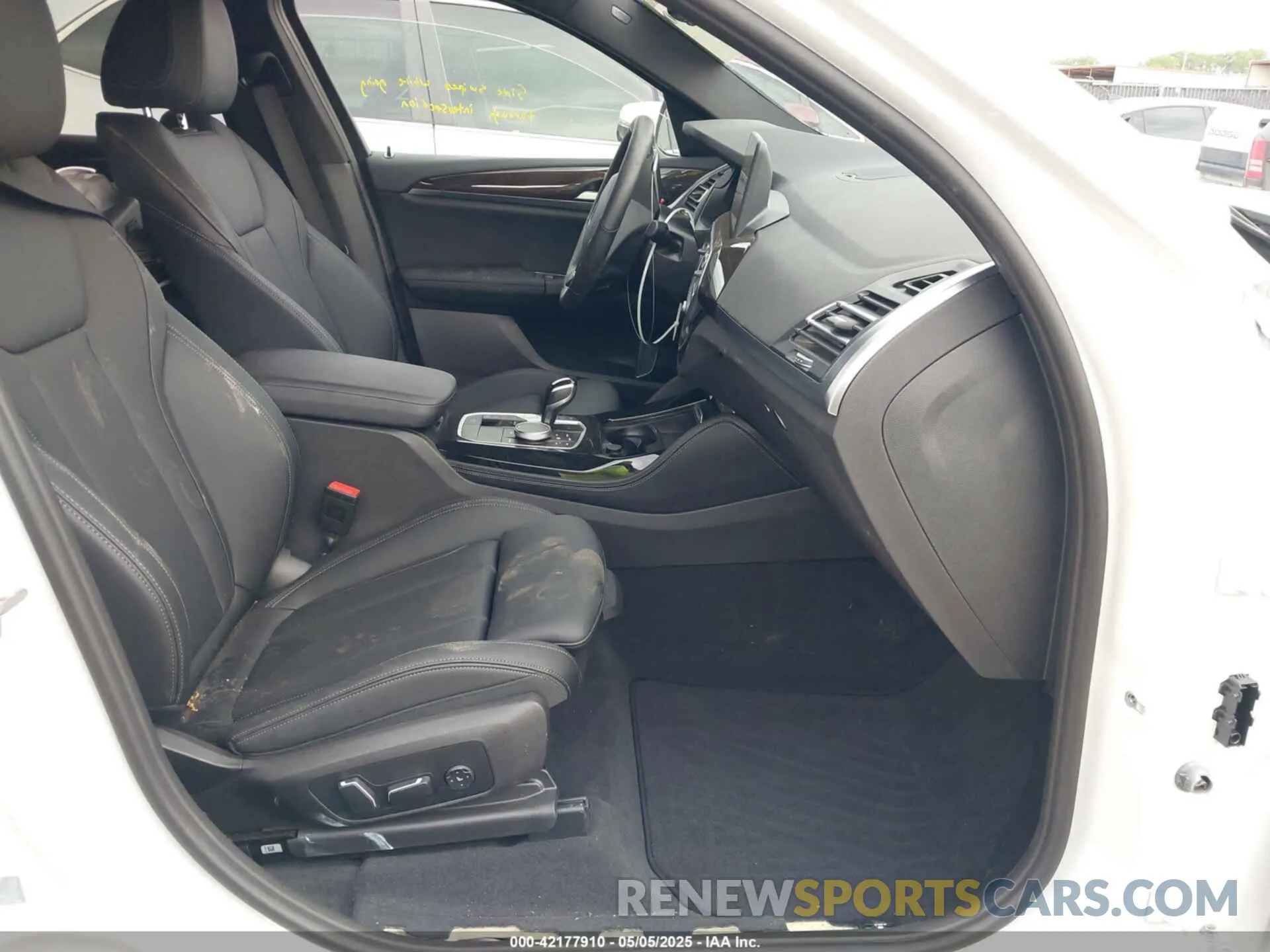 5 Photograph of a damaged car 5UX33DT08R9X21276 BMW X4 2024