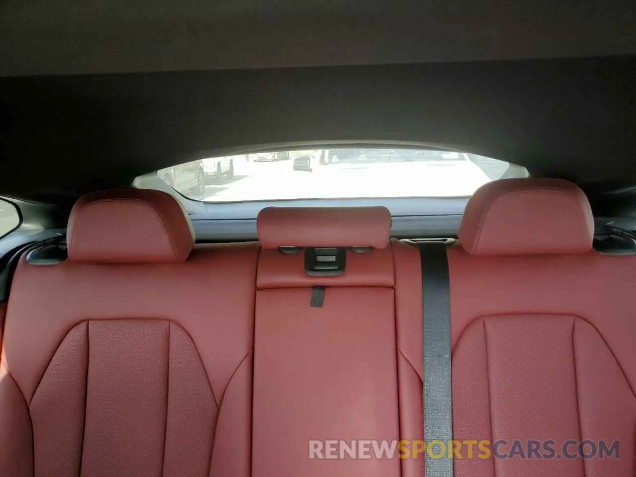 10 Photograph of a damaged car 5UX33DT09R9U71062 BMW X4 2024