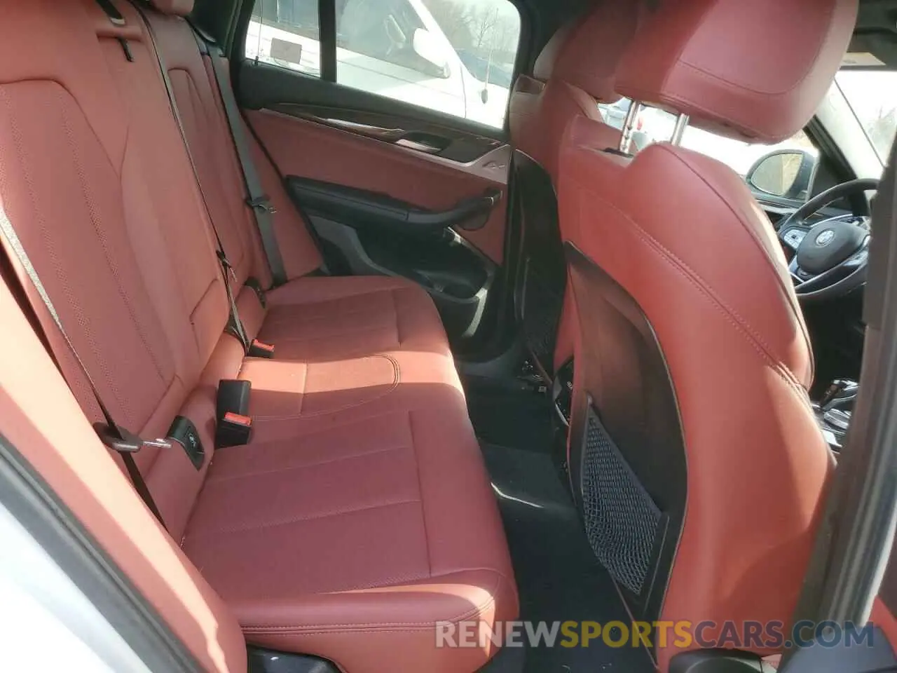 11 Photograph of a damaged car 5UX33DT09R9U71062 BMW X4 2024