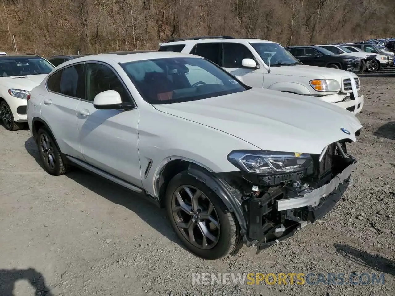 4 Photograph of a damaged car 5UX33DT09R9U71062 BMW X4 2024