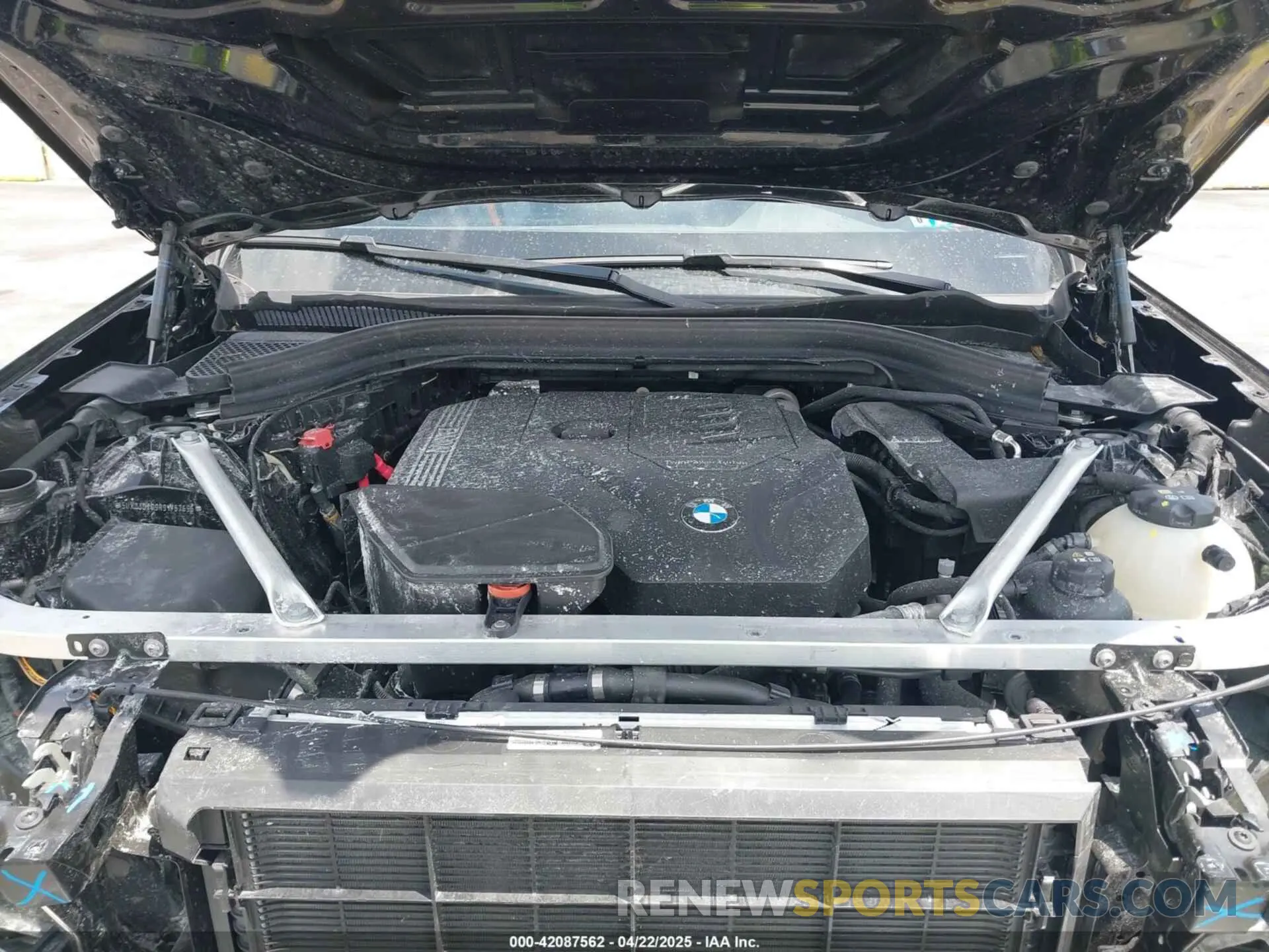 10 Photograph of a damaged car 5UX33DT09R9W67695 BMW X4 2024