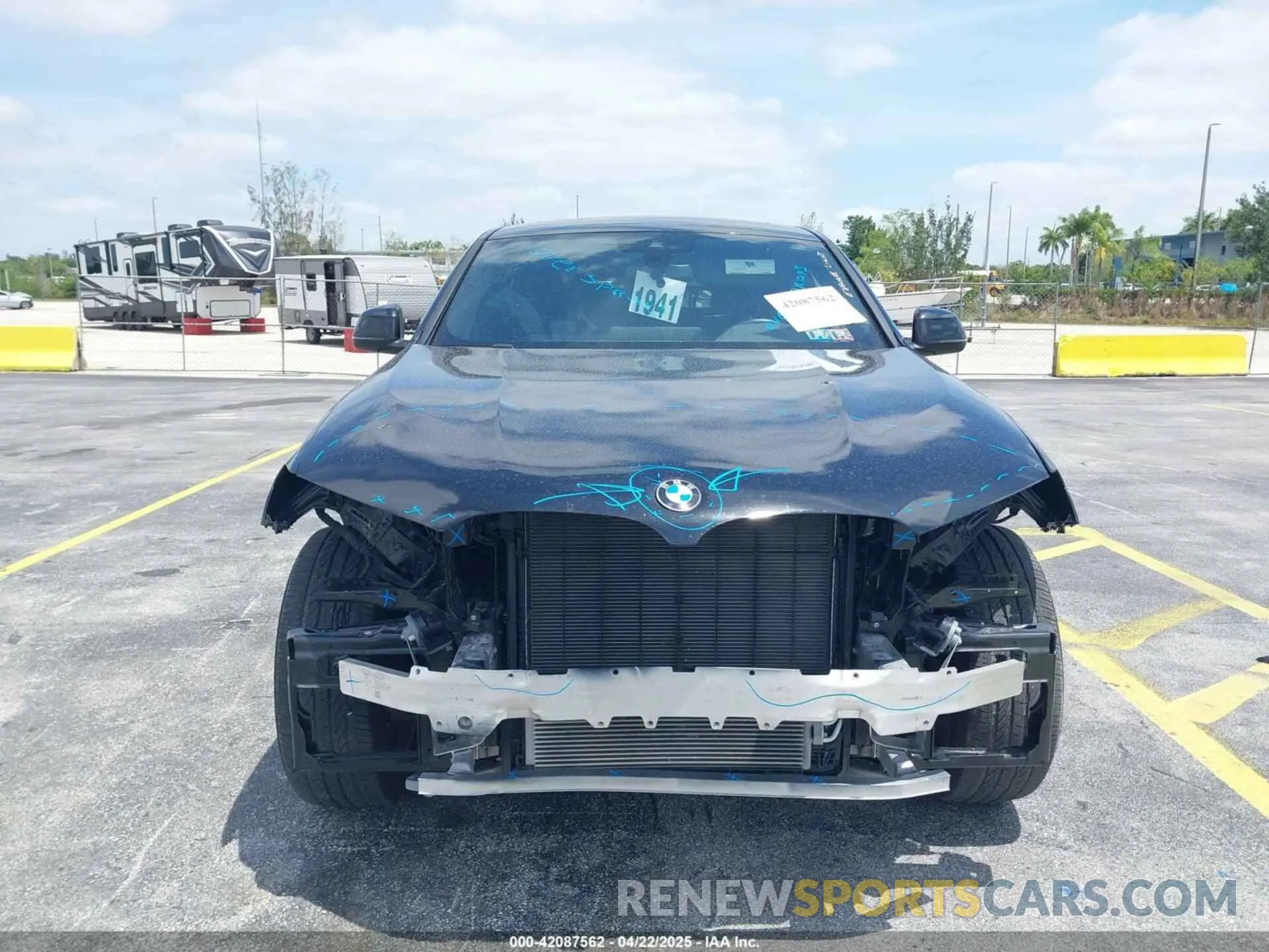 6 Photograph of a damaged car 5UX33DT09R9W67695 BMW X4 2024