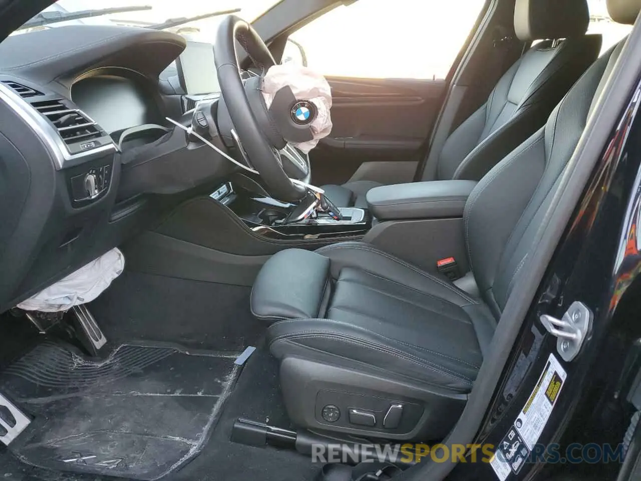 7 Фотография поврежденного автомобиля 5UX43DT02R9W67459 BMW X4 2024