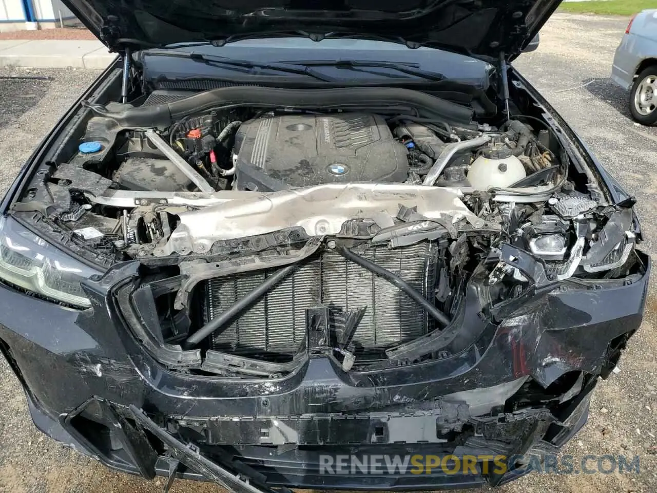 12 Photograph of a damaged car 5UX43DT05R9U46776 BMW X4 2024