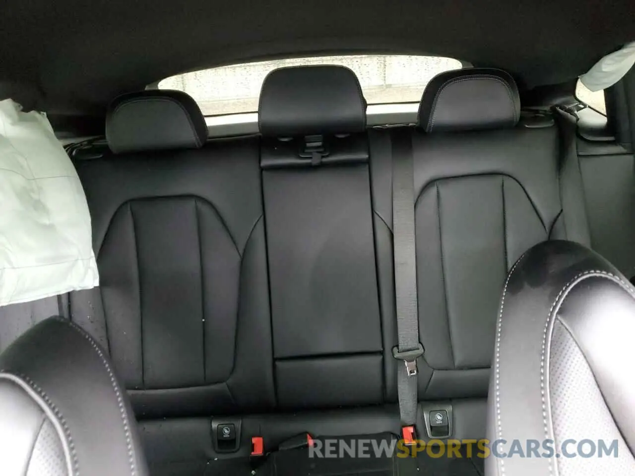 10 Photograph of a damaged car 5UX43DT09R9U93650 BMW X4 2024
