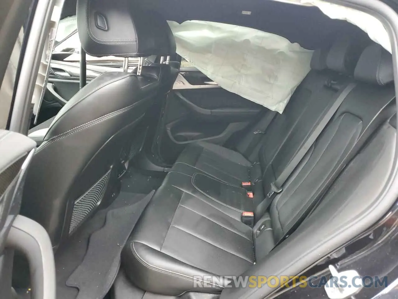 12 Photograph of a damaged car 5UX43DT09R9U93650 BMW X4 2024