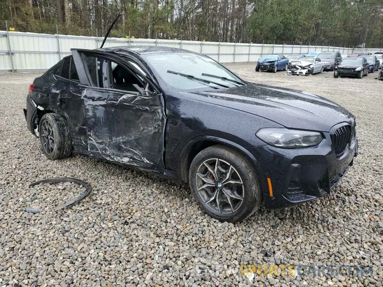 4 Photograph of a damaged car 5UX43DT09R9U93650 BMW X4 2024