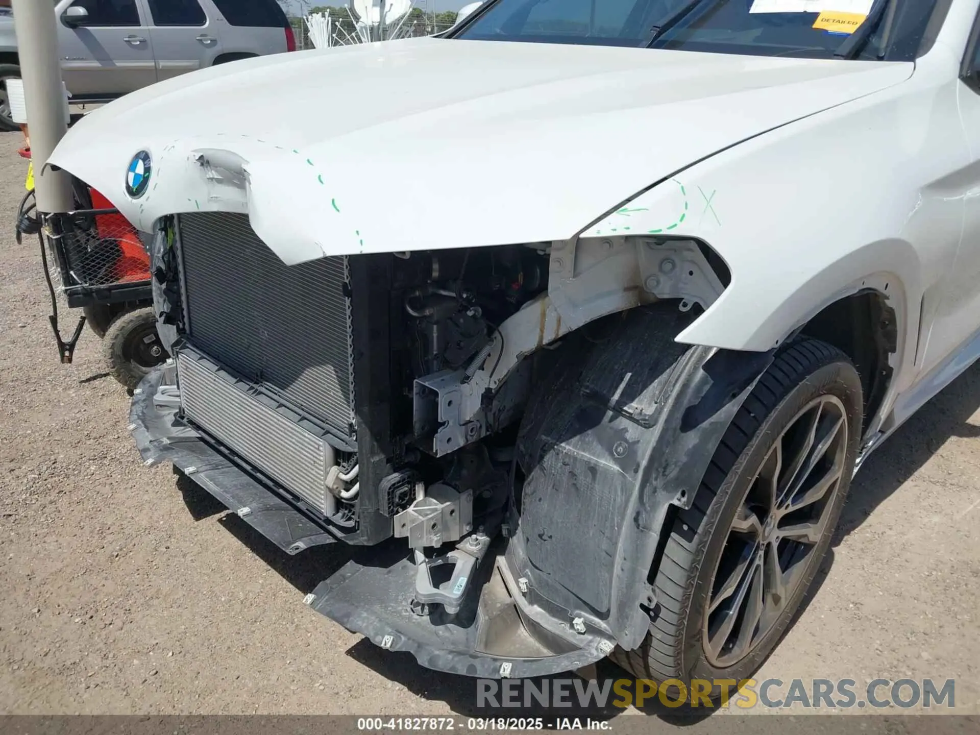 6 Photograph of a damaged car 5UX33DT05S9X68660 BMW X4 2025