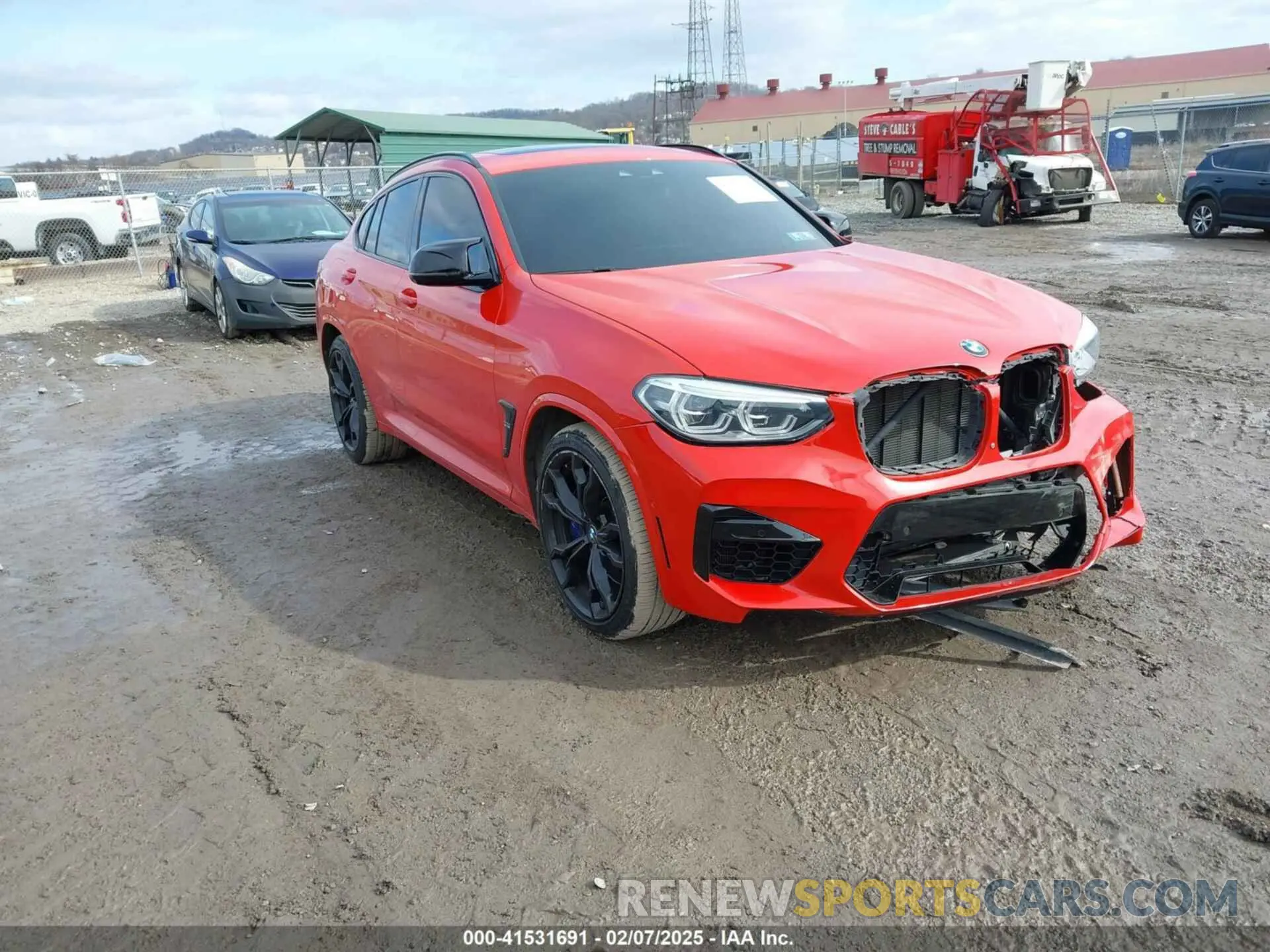 1 Photograph of a damaged car 5YMUJ0C05L9C33943 BMW X4 M 2020