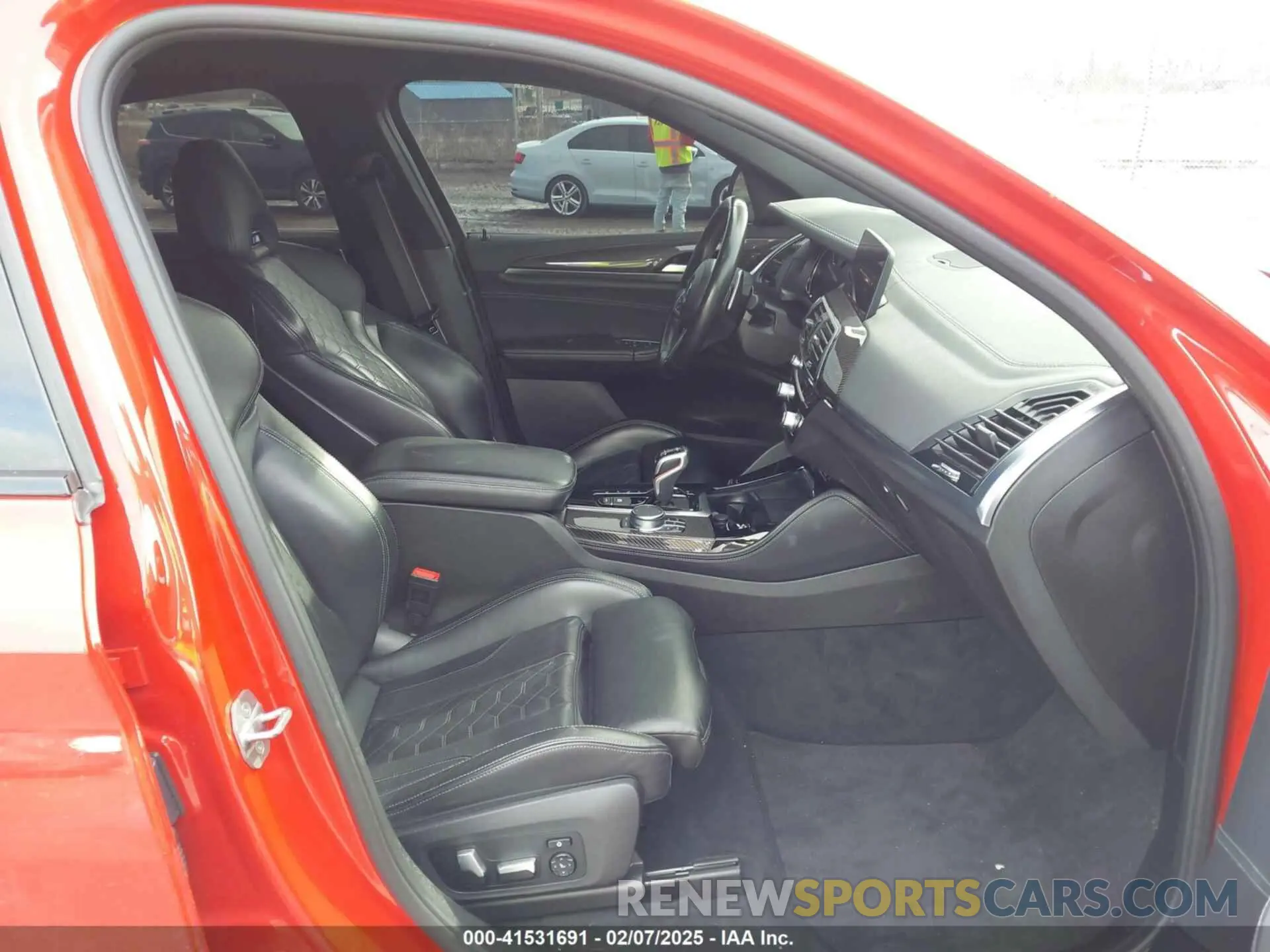 5 Photograph of a damaged car 5YMUJ0C05L9C33943 BMW X4 M 2020