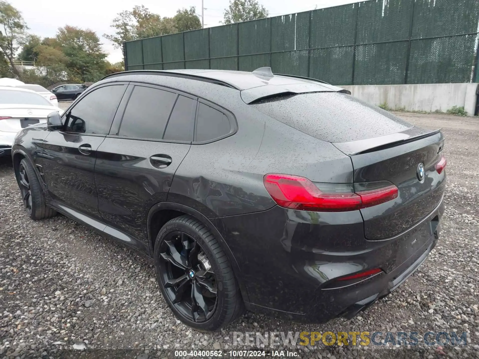 3 Photograph of a damaged car 5YMUJ0C05M9E33108 BMW X4 M 2021