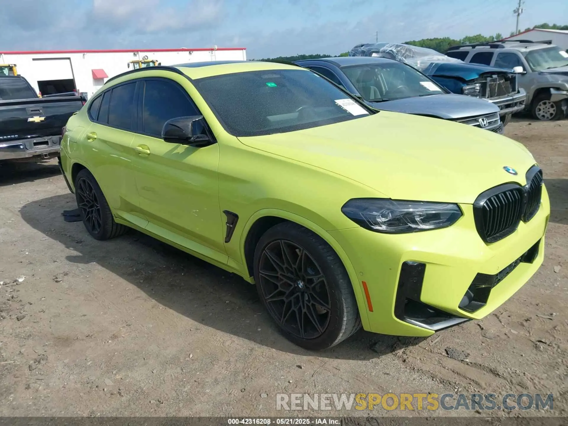 1 Фотография поврежденного автомобиля 5YM23EC01N9K68977 BMW X4 M 2022