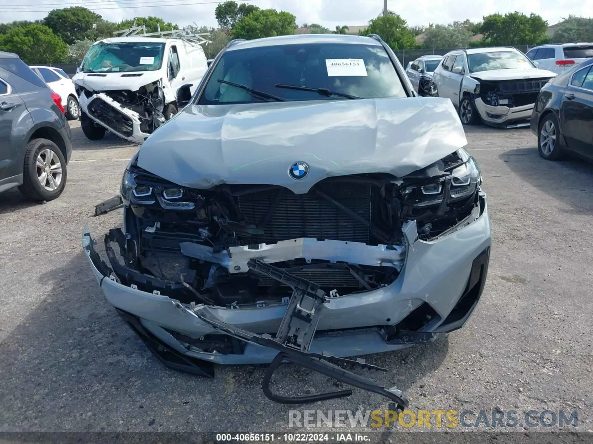 12 Photograph of a damaged car 5YM23EC02N9L63144 BMW X4 M 2022