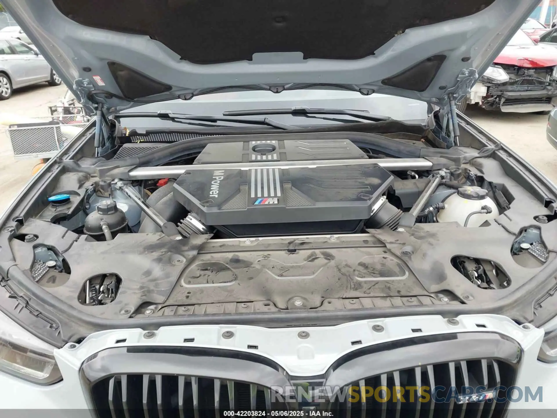 10 Photograph of a damaged car 5YM23EC01R9U95351 BMW X4 M 2024