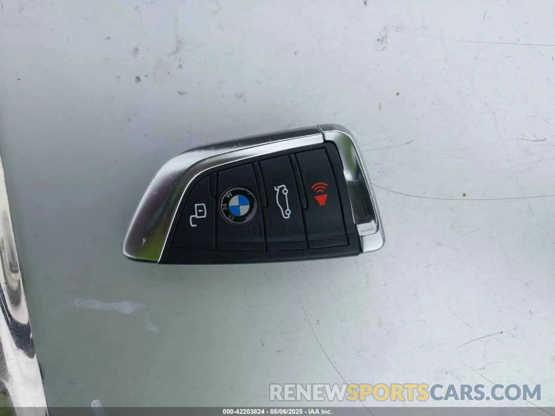 11 Photograph of a damaged car 5YM23EC01R9U95351 BMW X4 M 2024