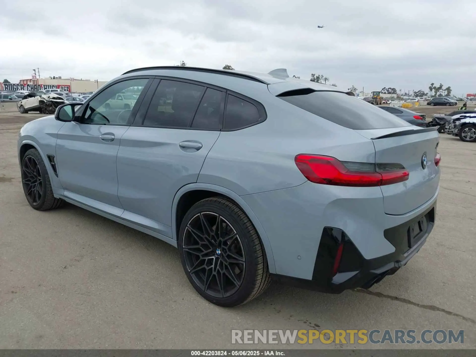 3 Photograph of a damaged car 5YM23EC01R9U95351 BMW X4 M 2024