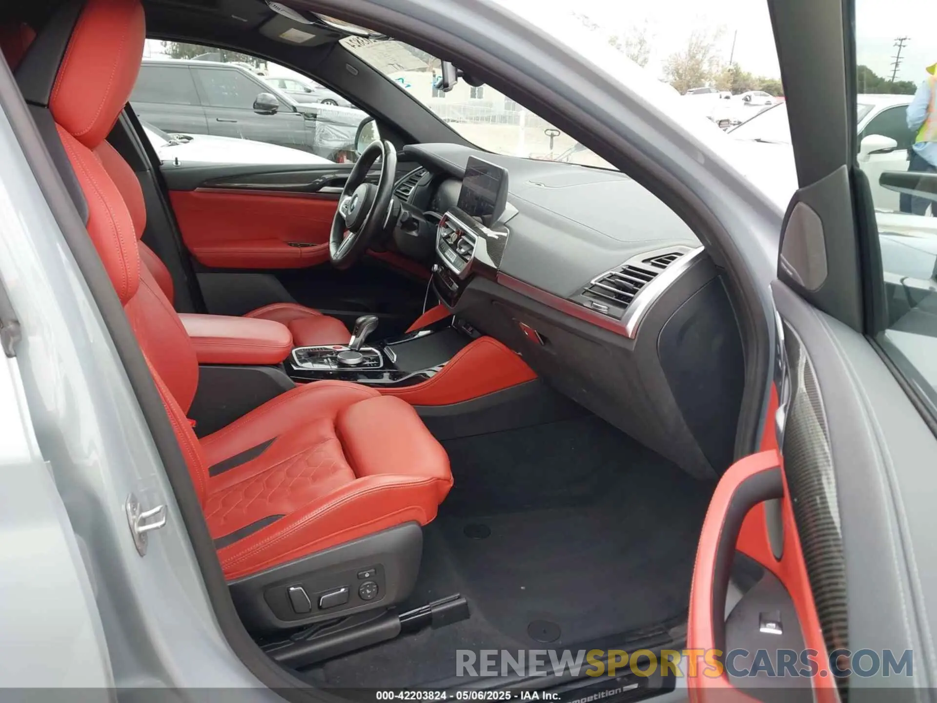 5 Photograph of a damaged car 5YM23EC01R9U95351 BMW X4 M 2024