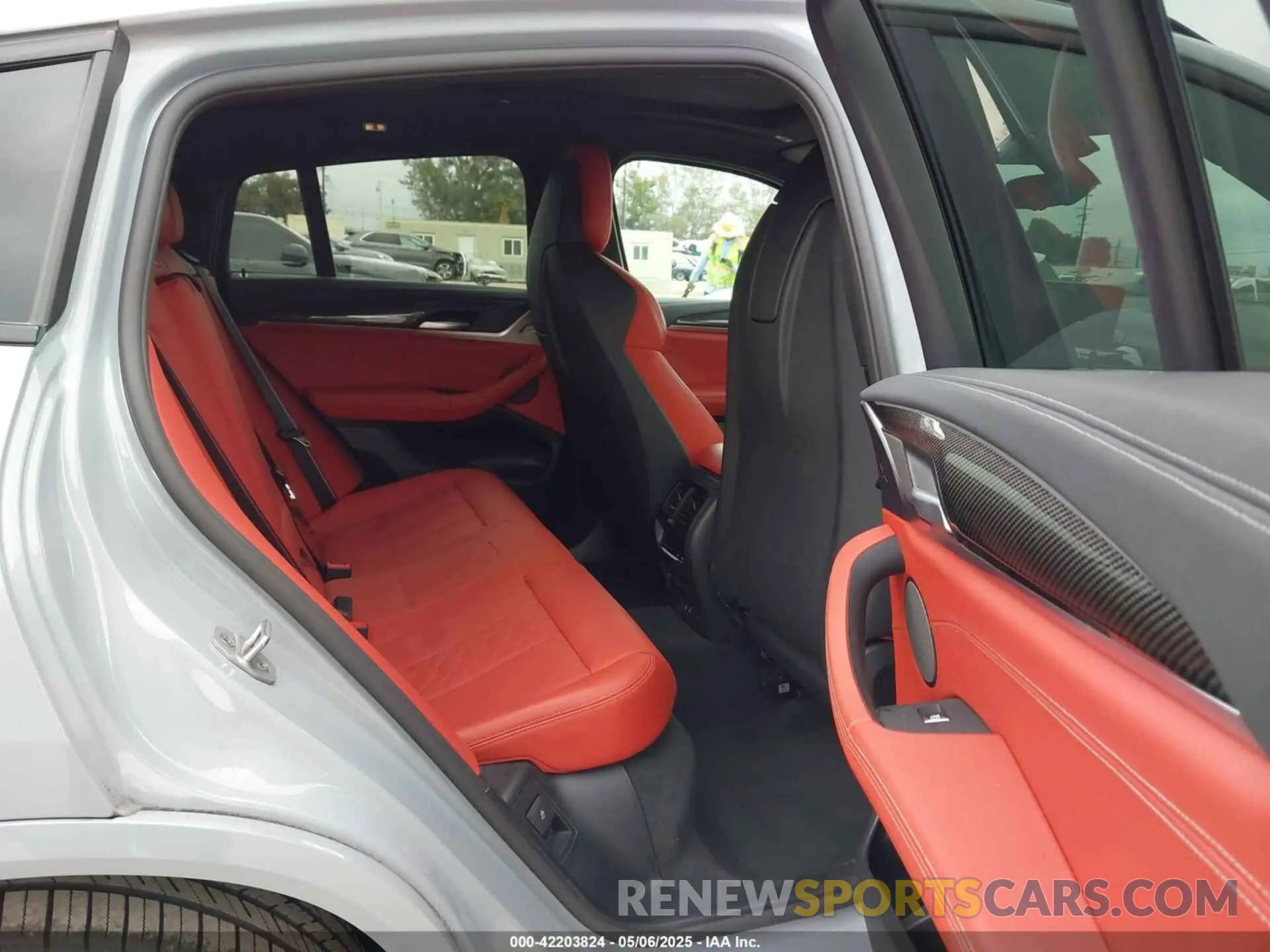 8 Photograph of a damaged car 5YM23EC01R9U95351 BMW X4 M 2024
