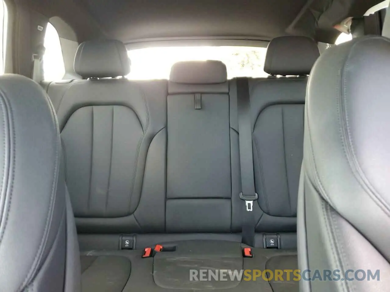 10 Photograph of a damaged car 5UXCR6C50KLL06497 BMW X5 2019
