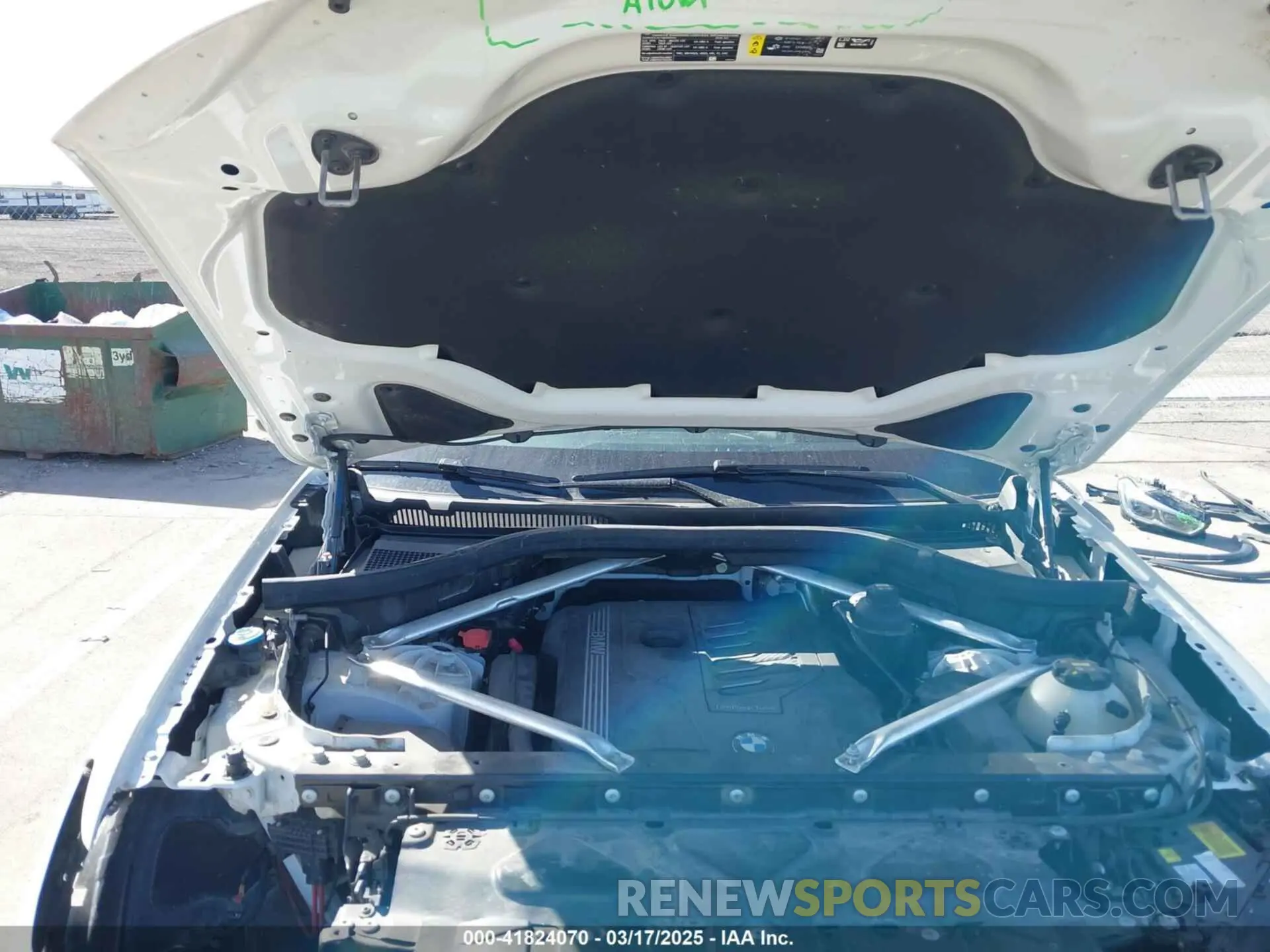 10 Photograph of a damaged car 5UXCR6C50KLL08346 BMW X5 2019