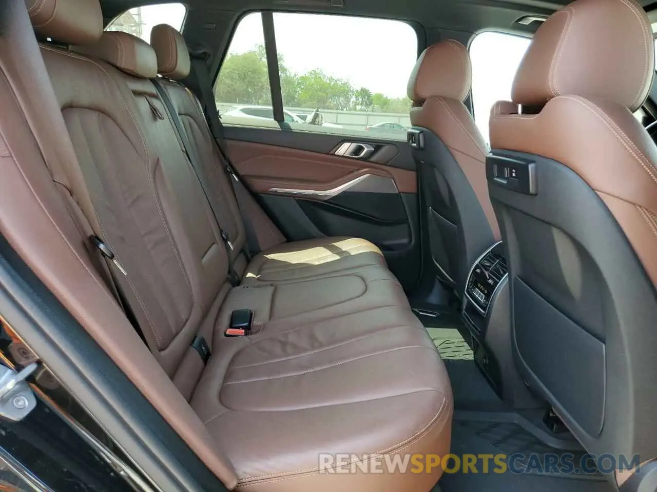 11 Photograph of a damaged car 5UXCR6C50KLL21212 BMW X5 2019