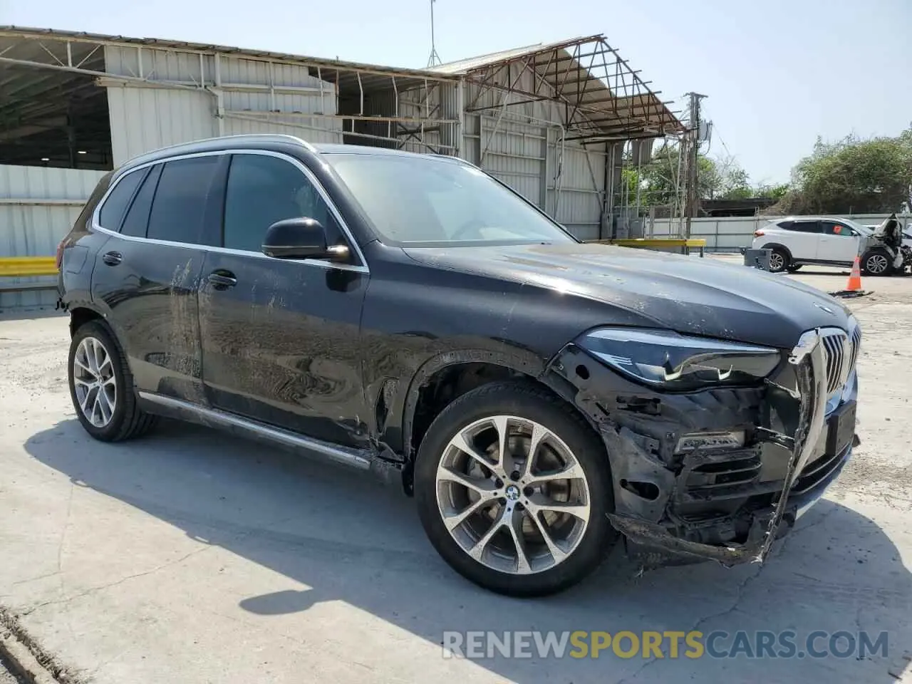 4 Photograph of a damaged car 5UXCR6C50KLL21212 BMW X5 2019