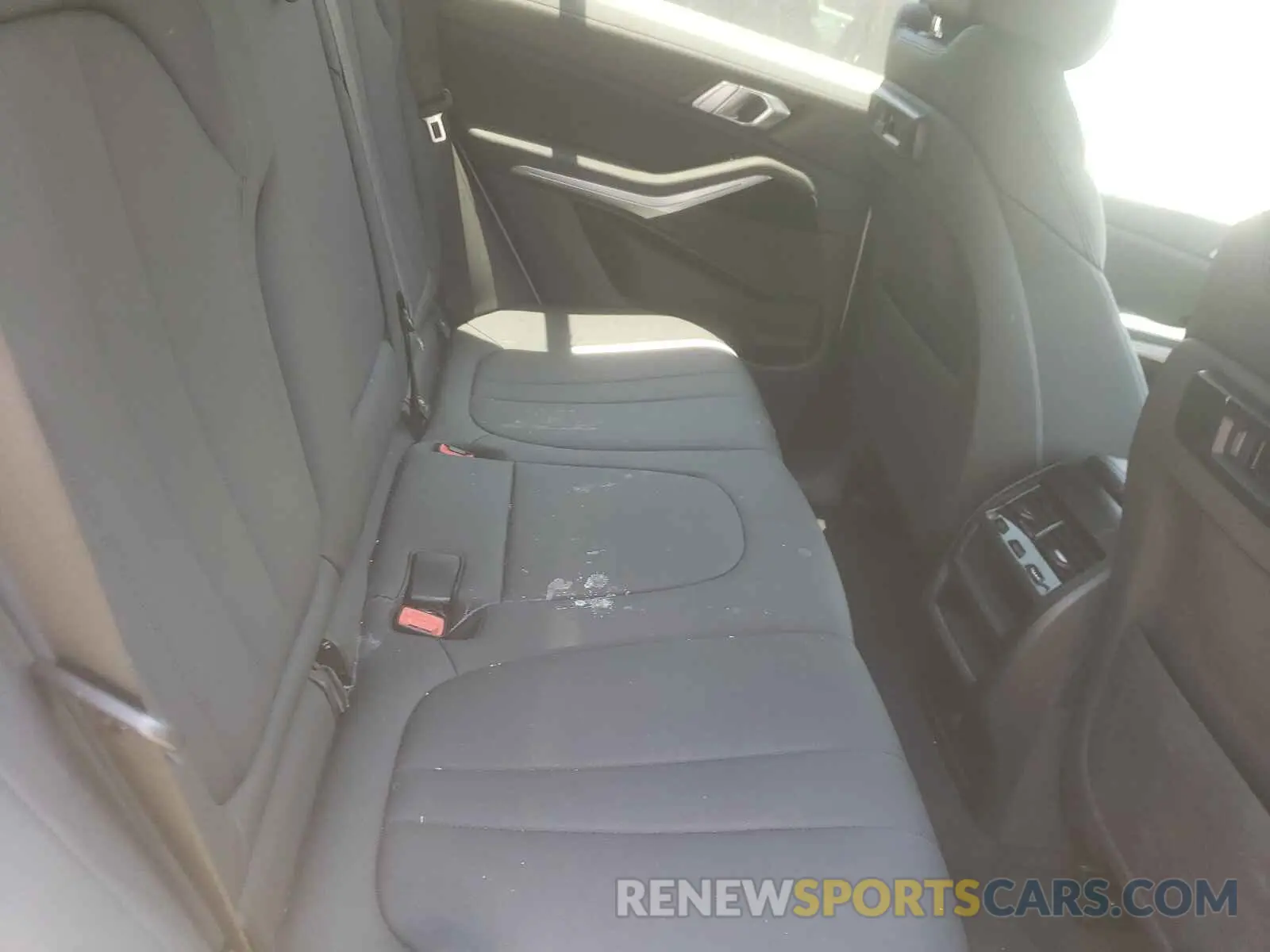 6 Photograph of a damaged car 5UXCR6C51KLL38519 BMW X5 2019