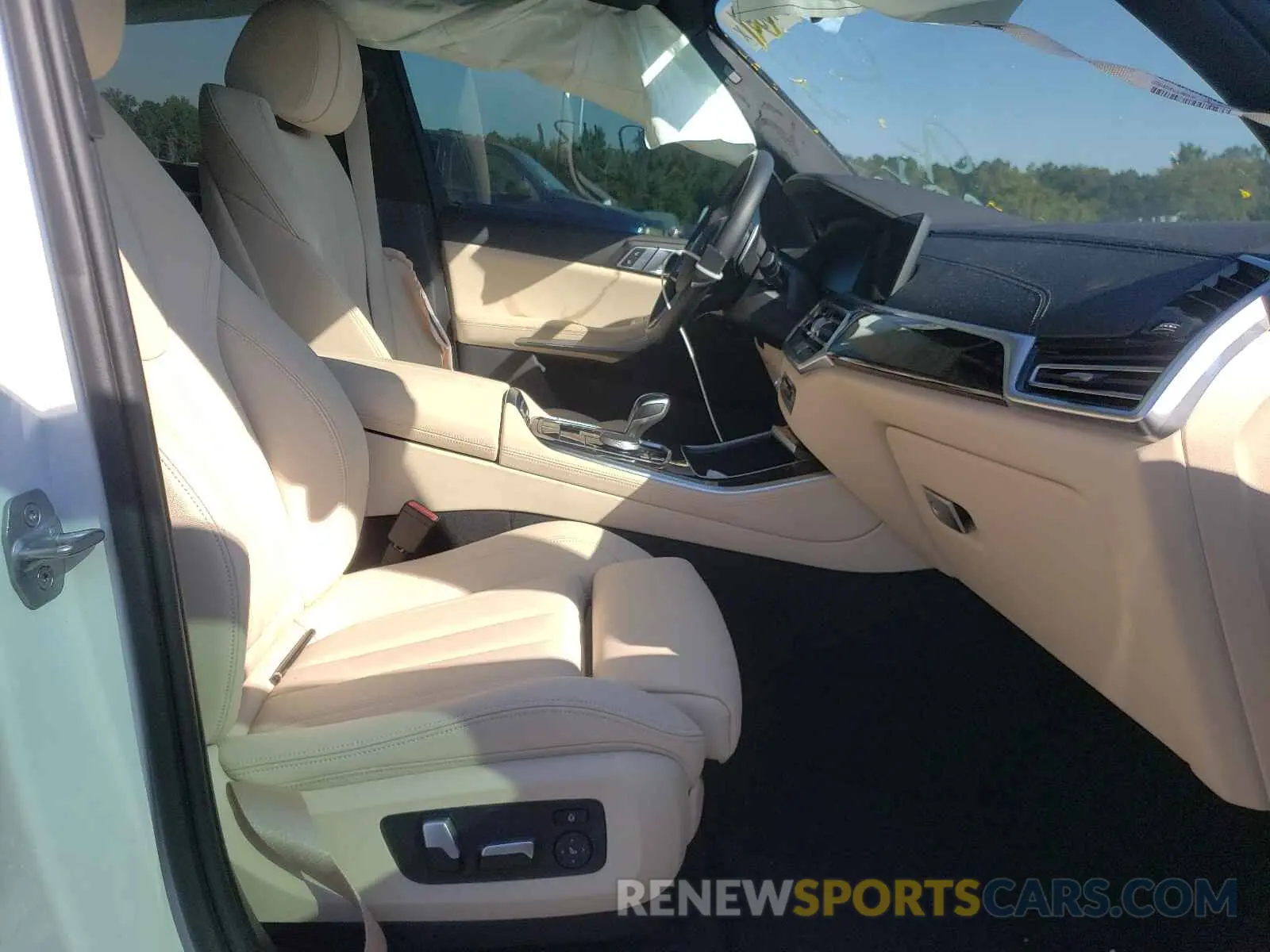 5 Photograph of a damaged car 5UXCR6C51KLL61119 BMW X5 2019