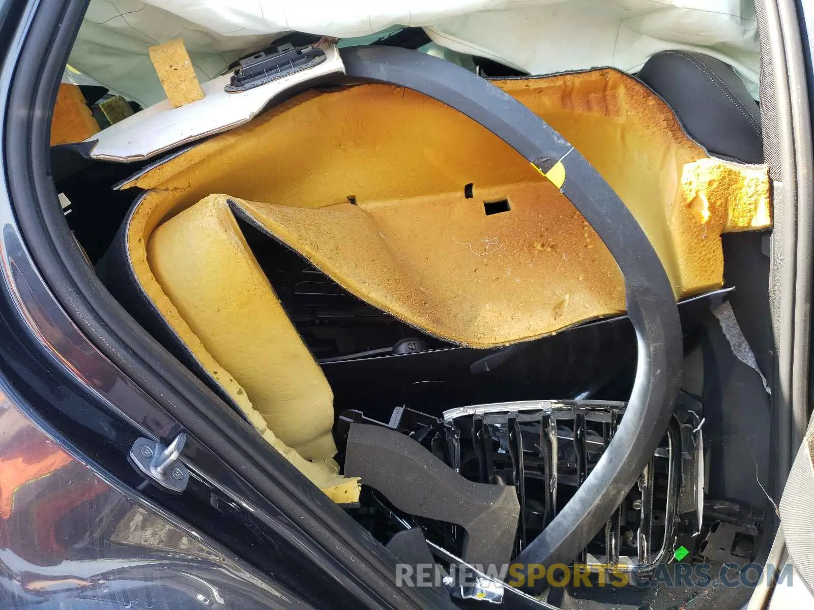 6 Photograph of a damaged car 5UXCR6C52KLK87127 BMW X5 2019