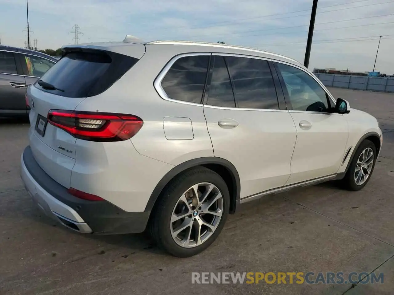 3 Photograph of a damaged car 5UXCR6C53KLL60389 BMW X5 2019