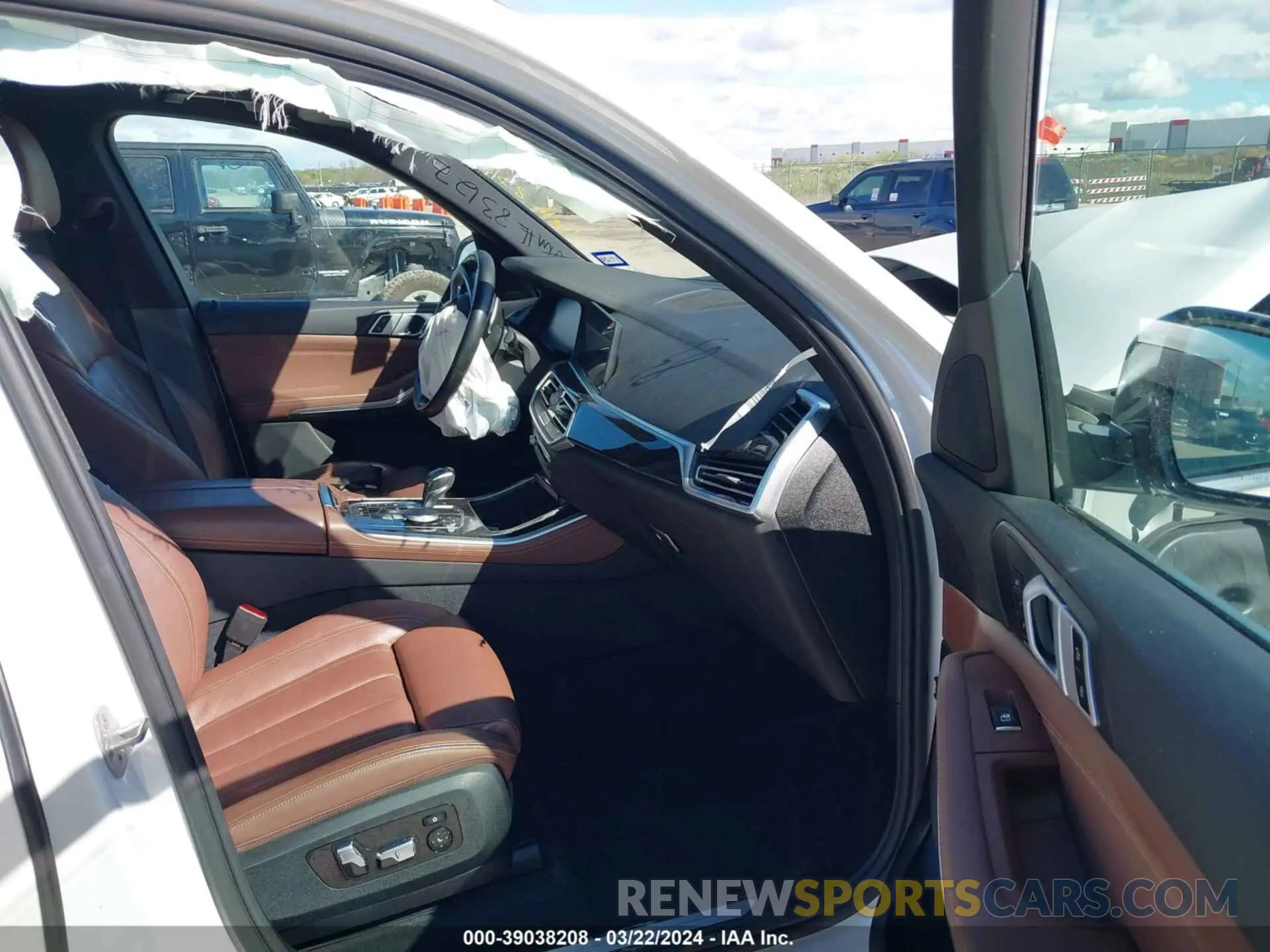 5 Photograph of a damaged car 5UXCR6C54KLK83127 BMW X5 2019
