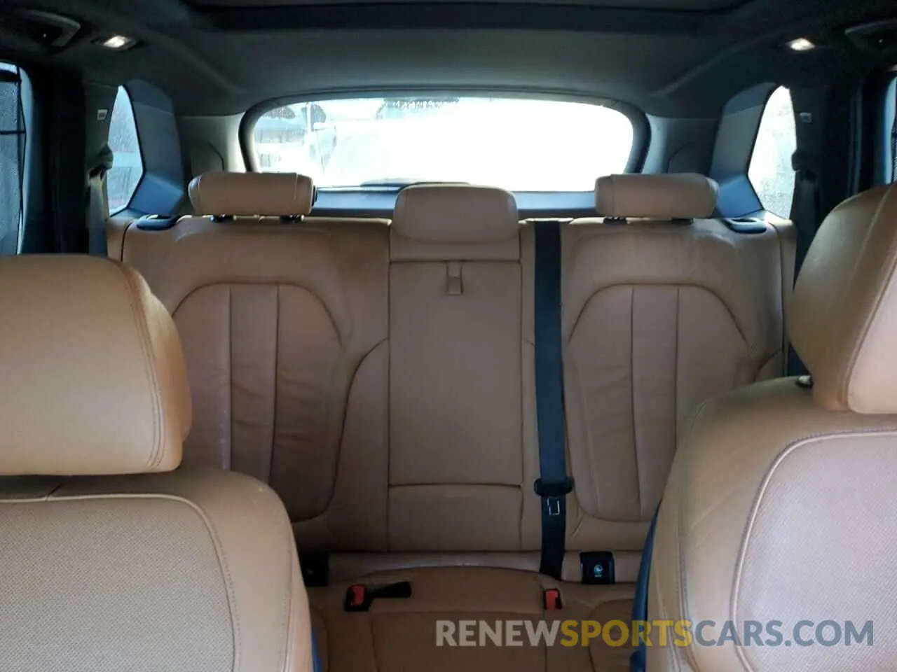 10 Photograph of a damaged car 5UXCR6C54KLL03649 BMW X5 2019