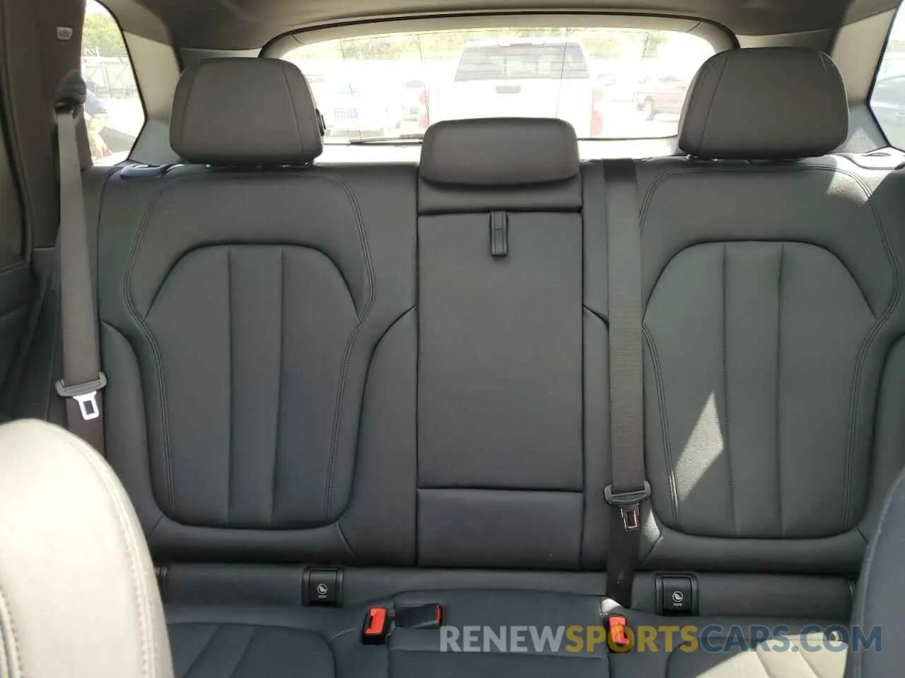10 Photograph of a damaged car 5UXCR6C54KLL22041 BMW X5 2019