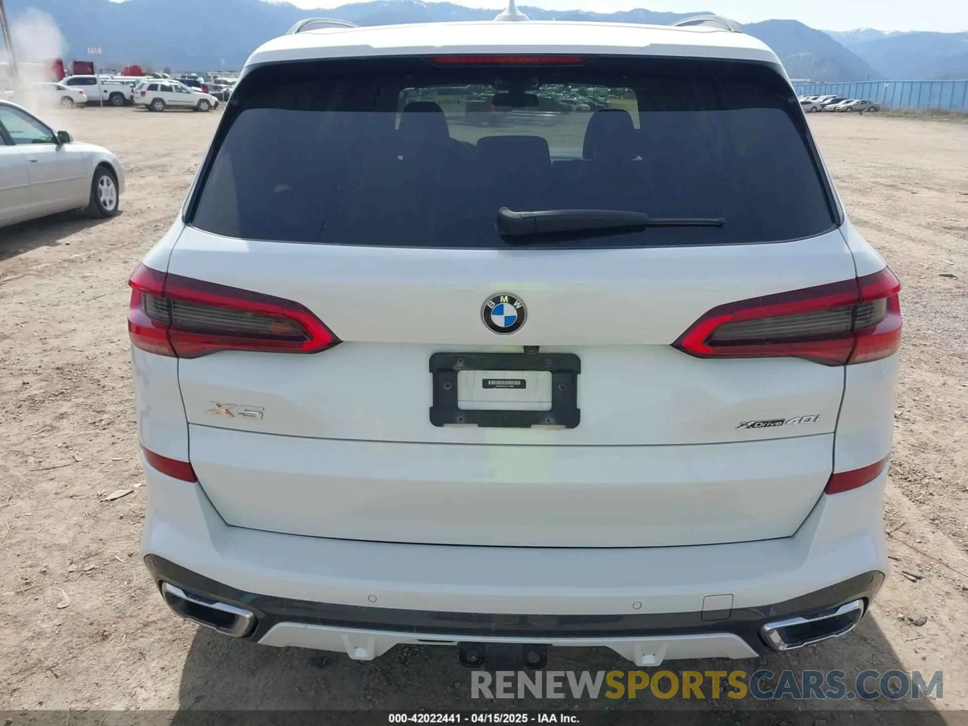 16 Photograph of a damaged car 5UXCR6C54KLL26896 BMW X5 2019
