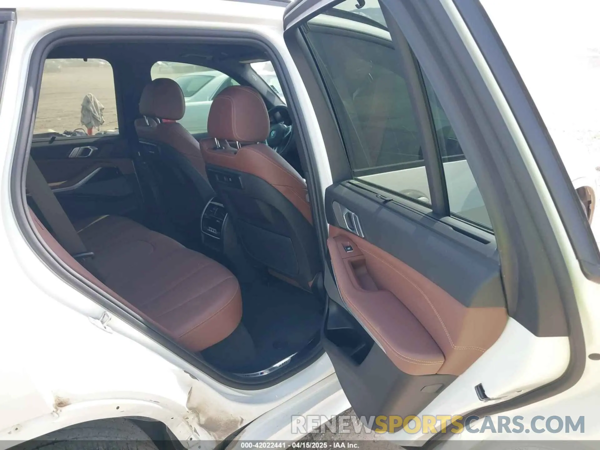 8 Photograph of a damaged car 5UXCR6C54KLL26896 BMW X5 2019