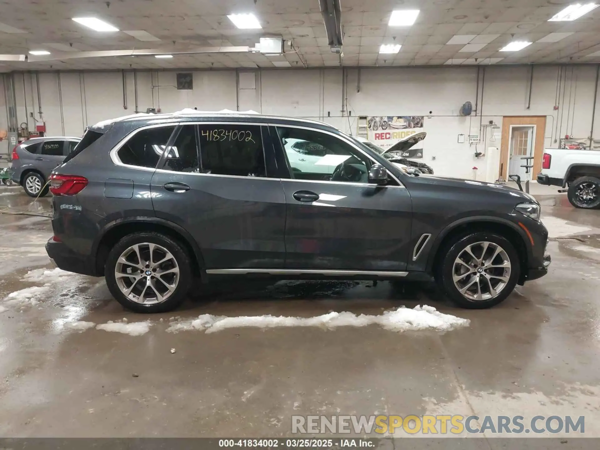 13 Photograph of a damaged car 5UXCR6C54KLL36067 BMW X5 2019