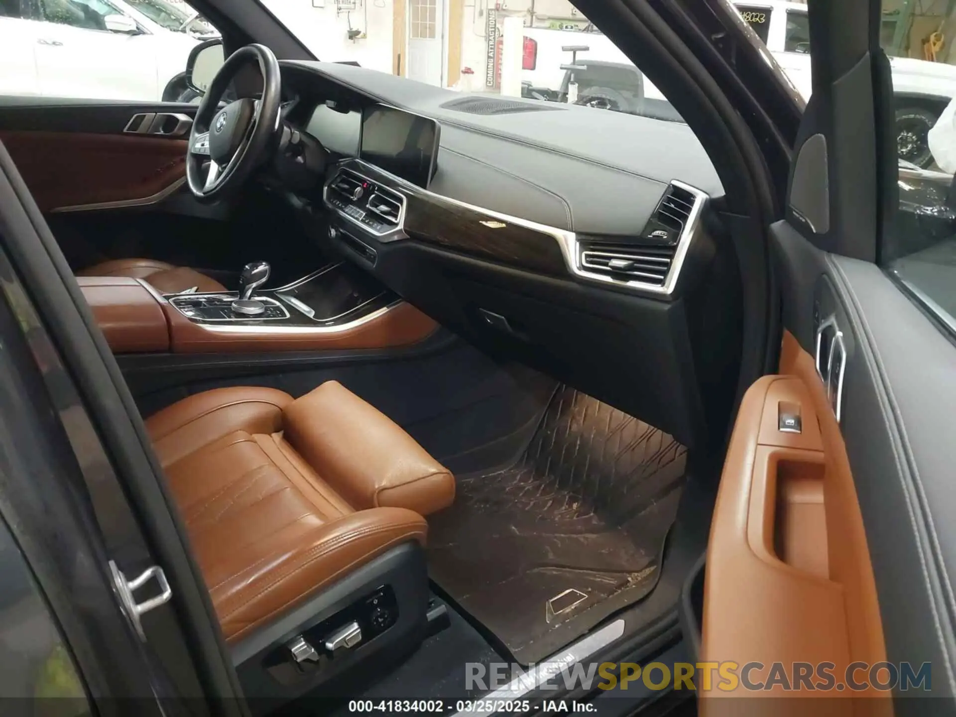 5 Photograph of a damaged car 5UXCR6C54KLL36067 BMW X5 2019