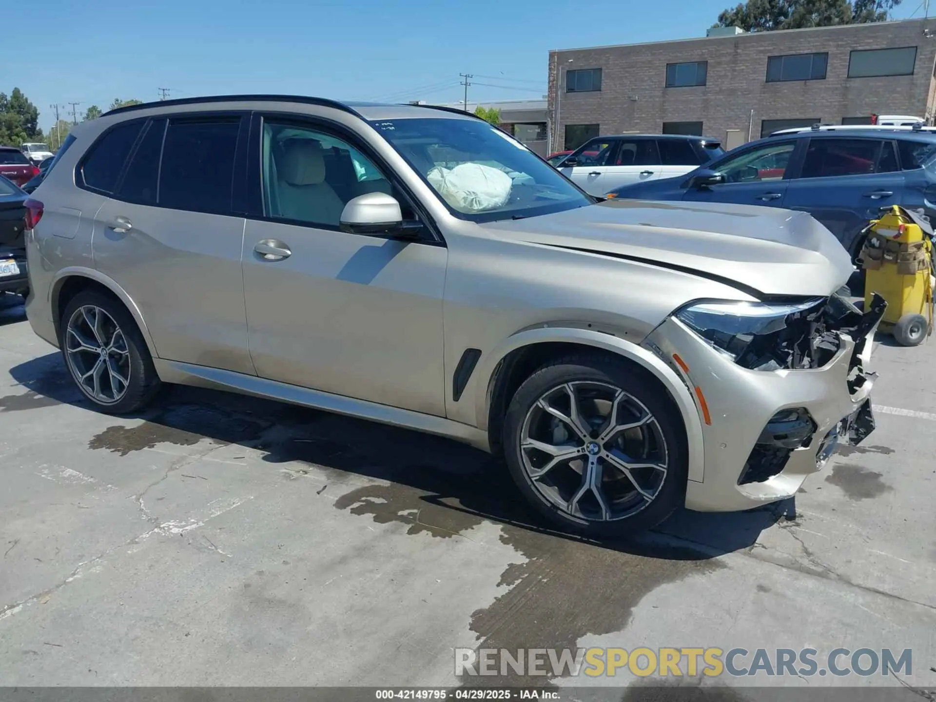 1 Фотография поврежденного автомобиля 5UXCR6C54KLL62006 BMW X5 2019