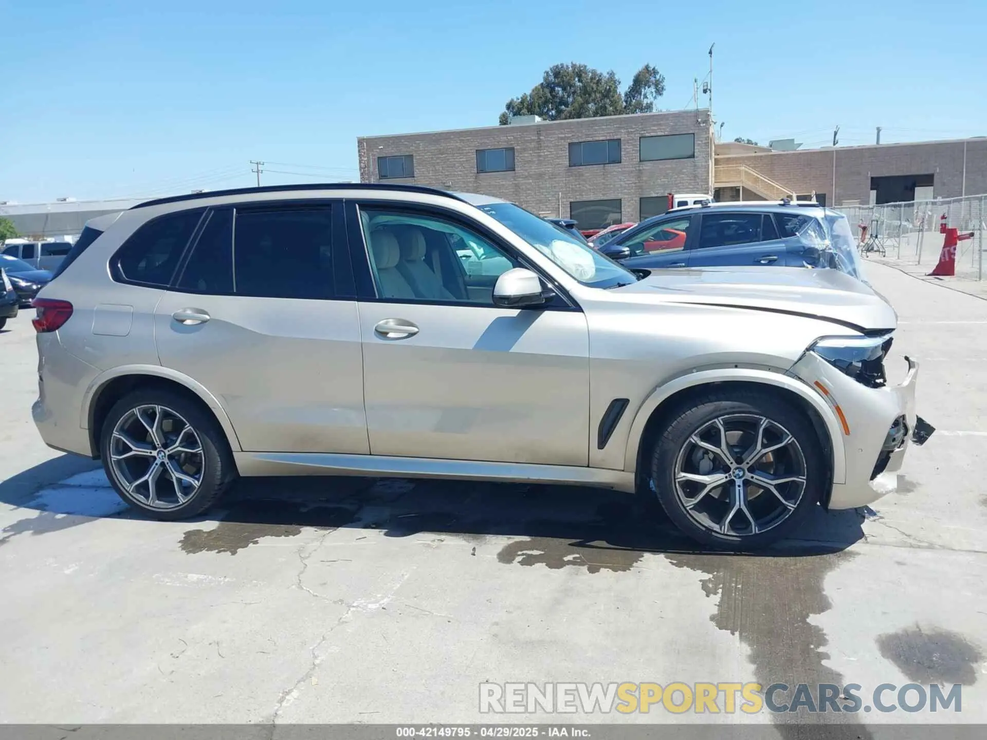 14 Фотография поврежденного автомобиля 5UXCR6C54KLL62006 BMW X5 2019