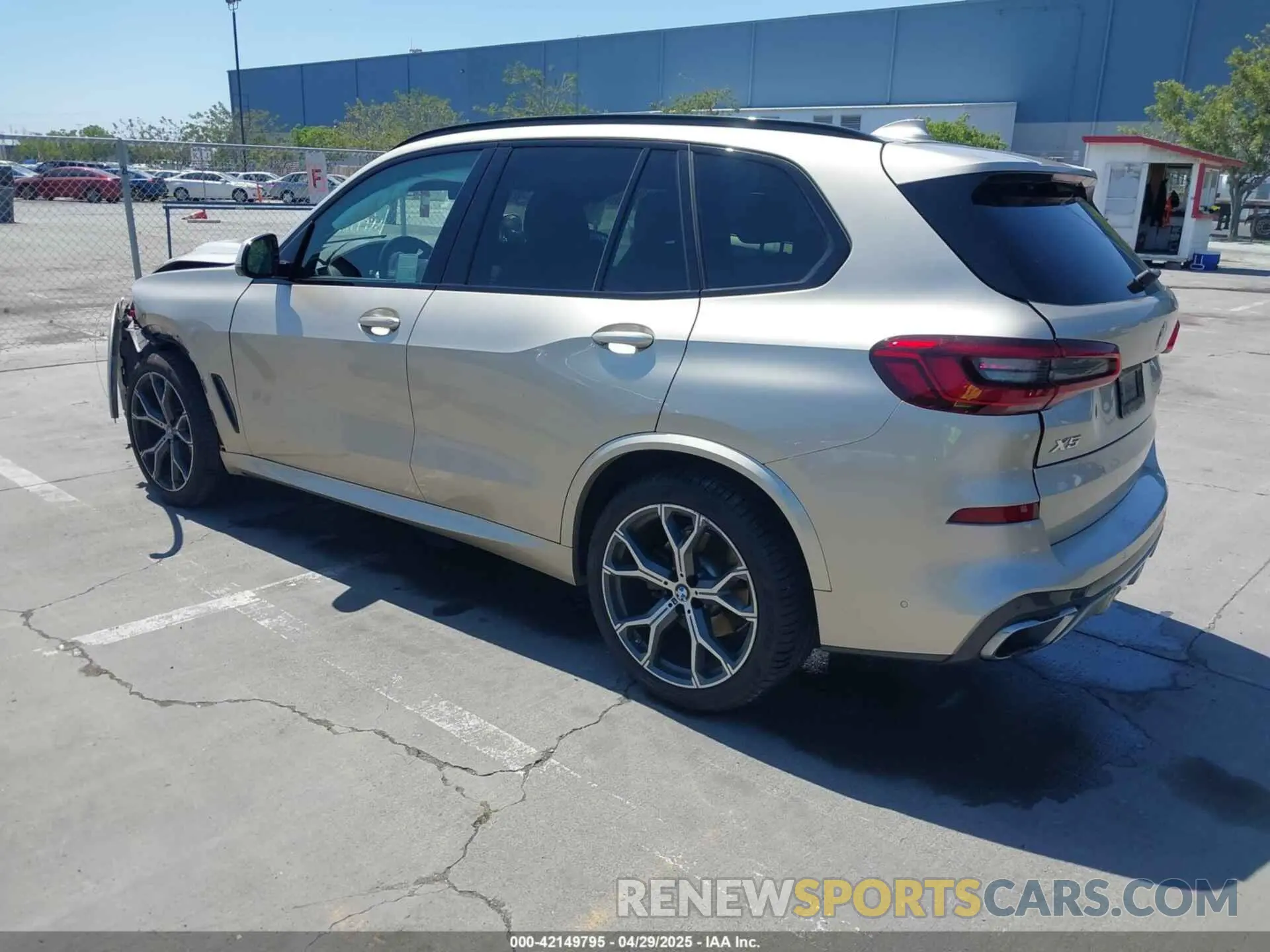 3 Фотография поврежденного автомобиля 5UXCR6C54KLL62006 BMW X5 2019