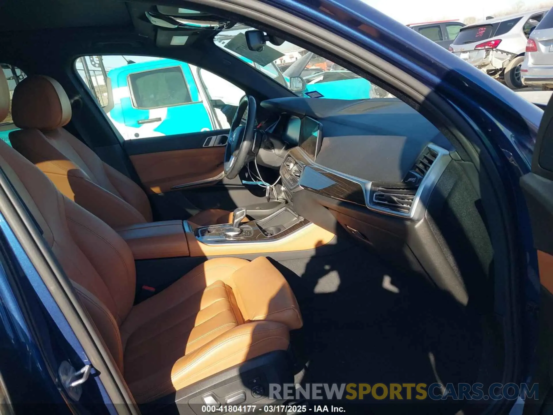 5 Photograph of a damaged car 5UXCR6C55KLK86618 BMW X5 2019